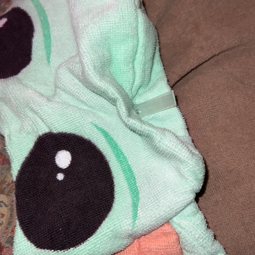 Baby Yoda Kids Hooded Bath/Beach Towel Wrap - Picture 3 of 6